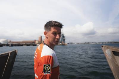 fc_lorient_2023_24_umbro_home_kit_b.jpeg