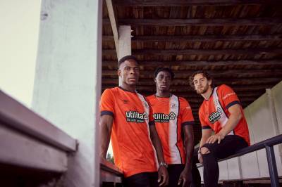 luton_town_2023_24_umbro_home_kit_a.jpeg