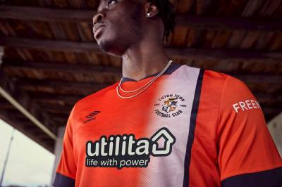 luton_town_2023_24_umbro_home_kit_e.jpeg