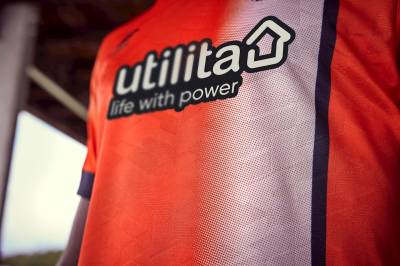 luton_town_2023_24_umbro_home_kit_f.jpeg