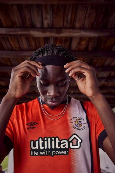 luton_town_2023_24_umbro_home_kit_g.jpeg