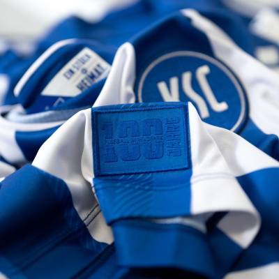 karlsruhe_2023_24_macron_home_kit_e.jpeg