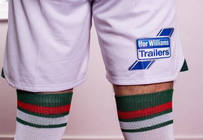 wrexham_2023_24_macron_away_kit_f.jpeg