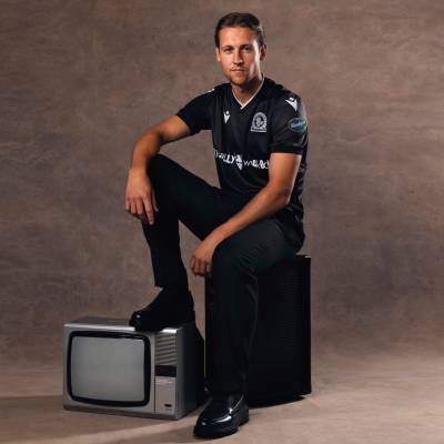 blackburn_rovers_2023_24_macron_away_kit_5.jpeg
