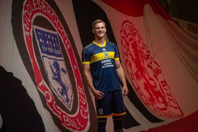 middlesbrough_2023_24_errea_away_kit_2.jpg