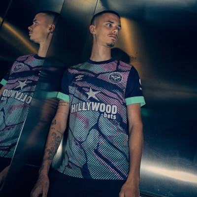 brentford_2023_24_umbro_third_kit_4.jpeg