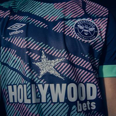 brentford_2023_24_umbro_third_kit_5.jpeg