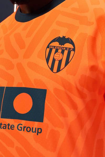 valencia_2023_24_puma_third_kit_f.jpeg