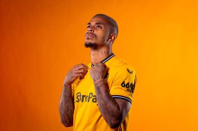 wolverhampton_wanderers_2023_24_castore_home_kit_c.jpeg