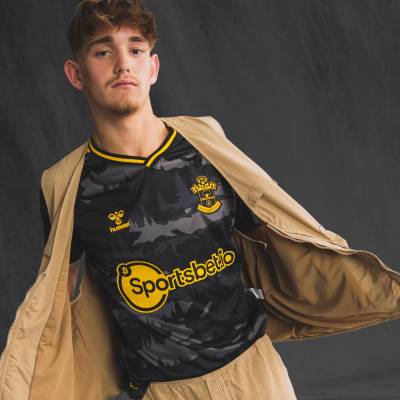 southampton_2023_24_third_kit_b.jpg
