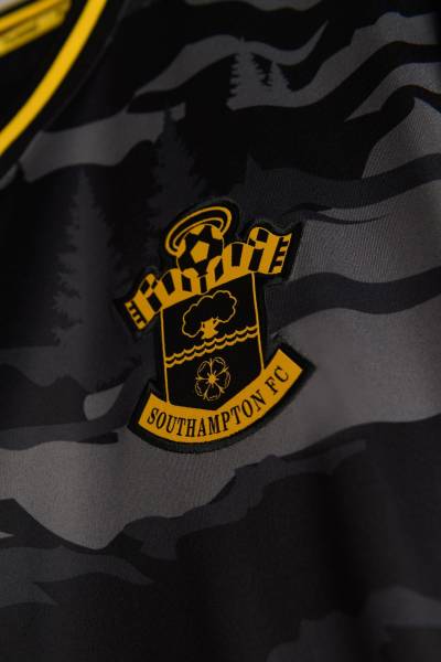 southampton_2023_24_third_kit_c.jpeg