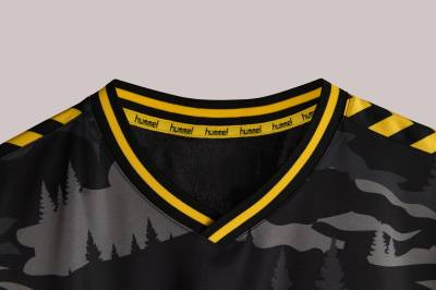 southampton_2023_24_third_kit_d.jpeg