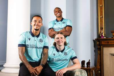 bolton_wanderers_2023_24_macron_third_kit_a.jpeg