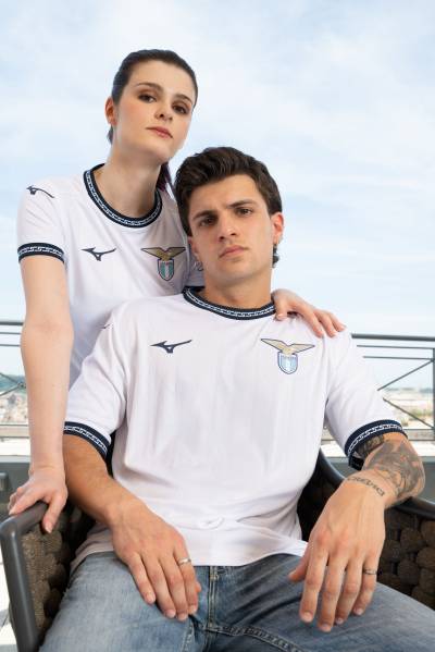 lazio_2023_24_mizuno_third_kit_b.jpeg