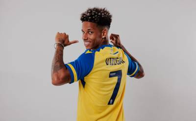 stoke_city_2023_24_macron_third_kit_b.jpeg
