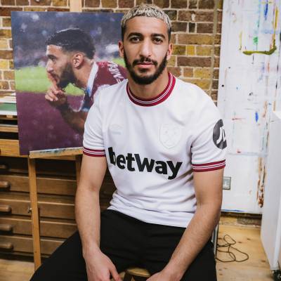 west_ham_united_2023_24_umbro_away_kit_e.jpeg