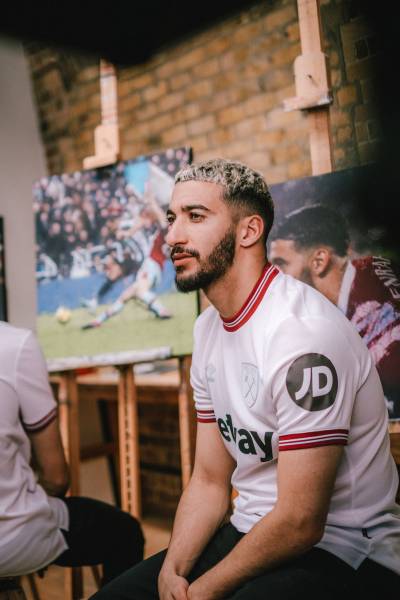 west_ham_united_2023_24_umbro_away_kit_g.jpeg