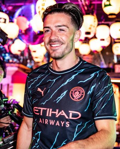 manchester_city_2023_24_puma_third_kit_i.jpeg