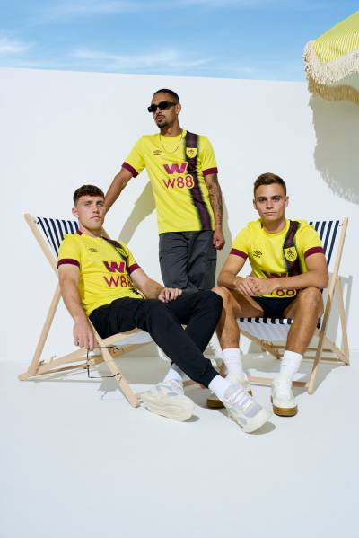 burnley_2023_24_umbro_away_kit_1.jpeg
