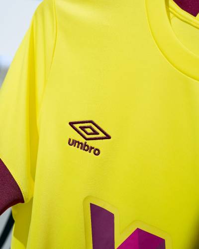burnley_2023_24_umbro_away_kit_d.jpeg
