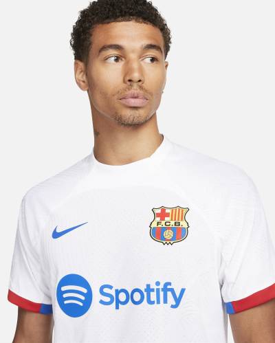 barcelona_2023_24_nike_away_kit_3.jpeg