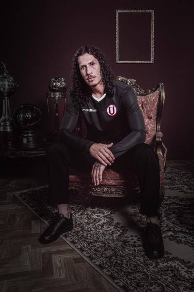 universitario_2023_marathon_99th_anniversary_shirt_b.jpeg