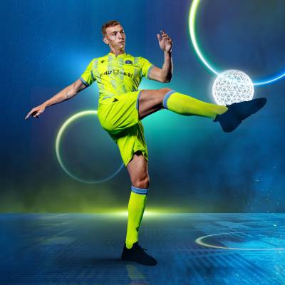 blackburn_rovers_2023_24_macron_third_kit_b.jpeg