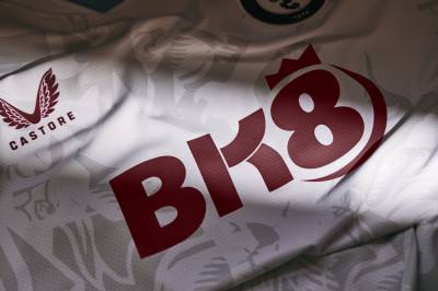 aston_villa_2023_24_castore_away_kit_d4.jpeg