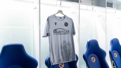 reading_2023_24_macron_away_kit_a.jpeg