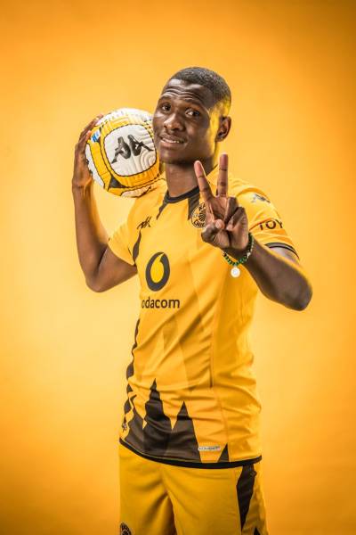 kaizer_chiefs_2023_24_kappa_home_kit_c.jpeg