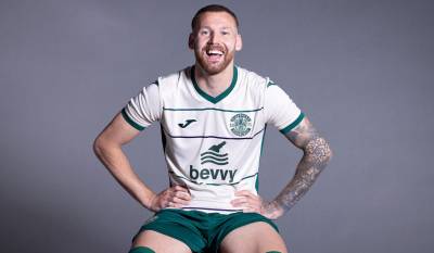 hibernian_2023_24_joma_third_kit_f.jpeg