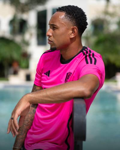 fulham_2023_24_adidas_away_kit_c.jpeg