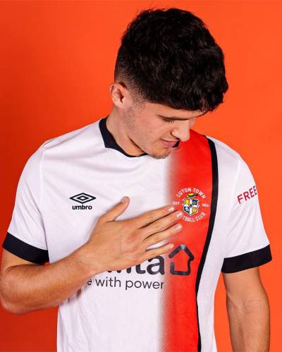 luton_town_2023_24_umbro_away_kit_b.jpeg