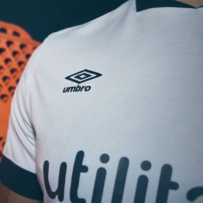 luton_town_2023_24_umbro_away_kit_d.jpg