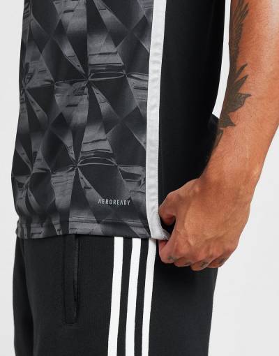 ajax_2023_24_adidas_third_kit_f2.jpeg