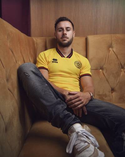 sheffield_united_2023_24_errea_away_kit_a.jpeg