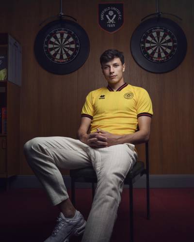 sheffield_united_2023_24_errea_away_kit_b.jpeg