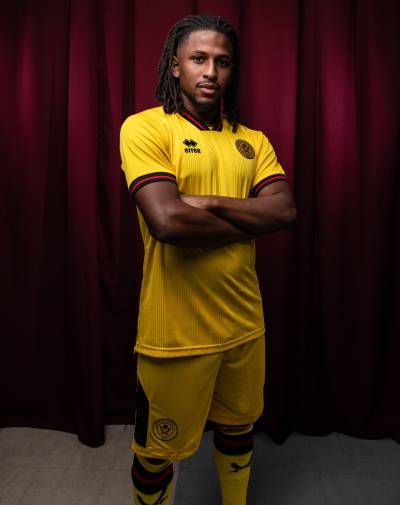 sheffield_united_2023_24_errea_away_kit_d.jpeg
