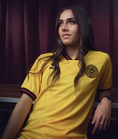 sheffield_united_2023_24_errea_away_kit_f.jpeg