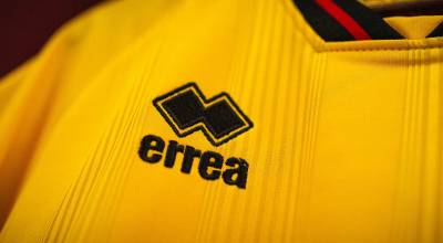 sheffield_united_2023_24_errea_away_kit_i.jpeg
