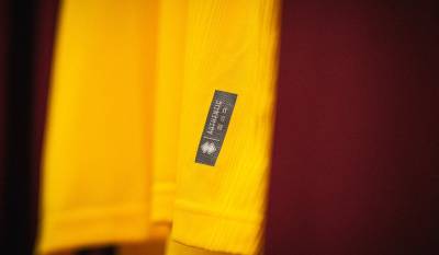sheffield_united_2023_24_errea_away_kit_j.jpeg