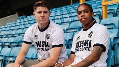 millwall_2023_24_errea_away_kit_c.jpeg