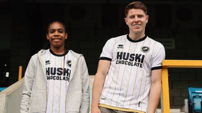 millwall_2023_24_errea_away_kit_d.jpeg