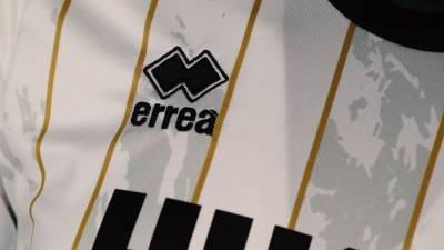 millwall_2023_24_errea_away_kit_f.jpeg