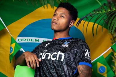 crystal_palace_2023_24_macron_third_kit_a.jpg