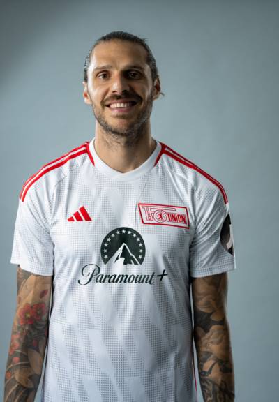 union_berlin_2023_24_adidas_away_kit_e.jpeg