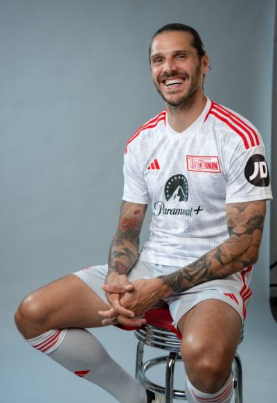 union_berlin_2023_24_adidas_away_kit_f.jpeg