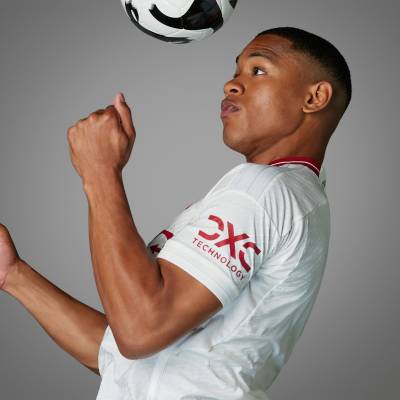 manchester_united_2023_24_adidas_third_kit_e1.jpg