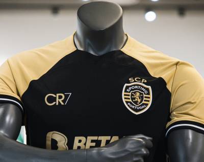 sporting_cp_2023_24_nike_third_kit_b.jpeg