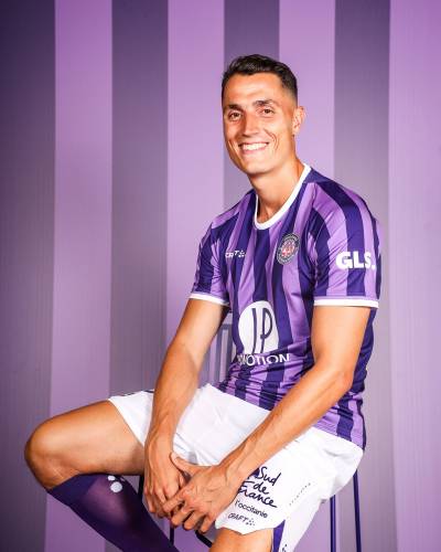 toulouse_2023_24_craft_away_kit_a.jpeg